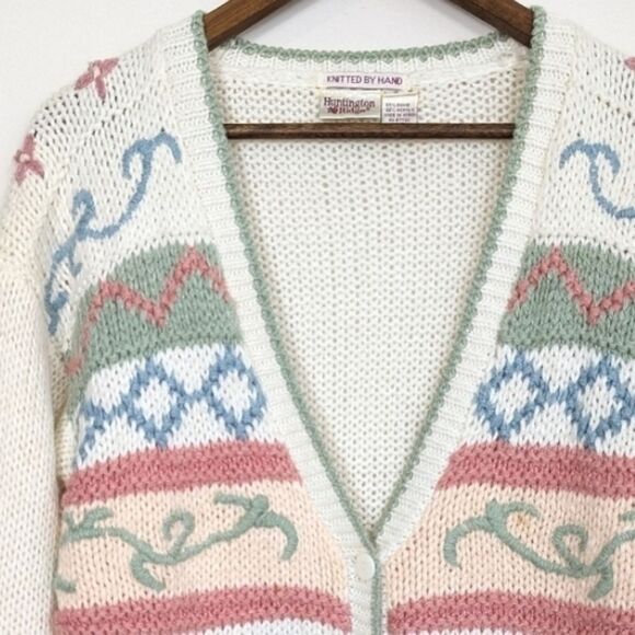 VINTAGE Huntington Ridge Heavily Embroidered Hand Knit Cardigan Sweater Size M - Picture 4 of 9